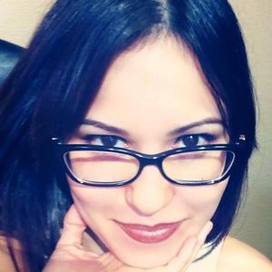 Meet your Posher, Claudia